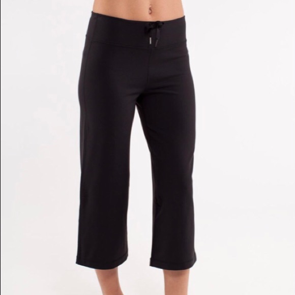 Lululemon Relaxed fit crop